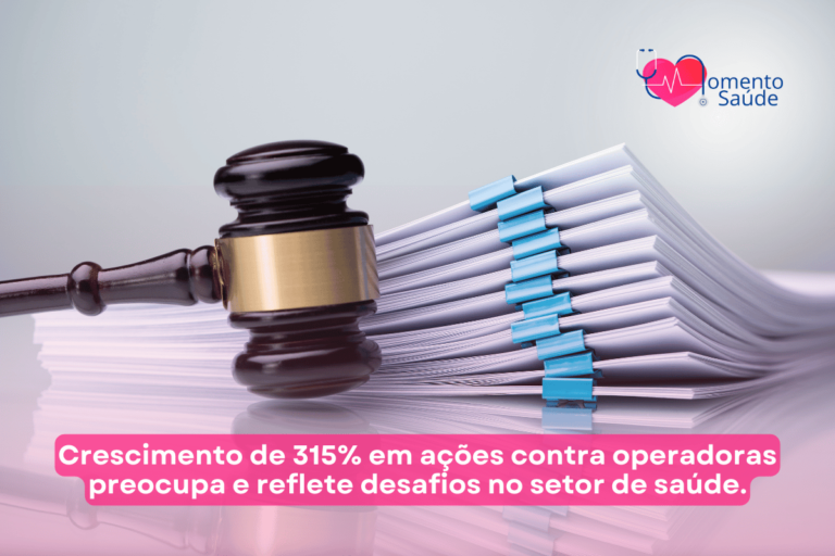 Martelo de juiz com papelada + subtítulo