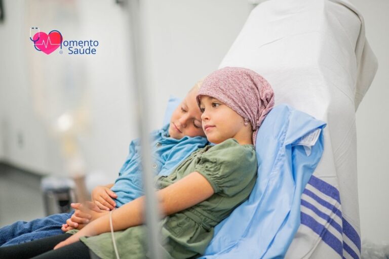 Crianças com câncer em hospital