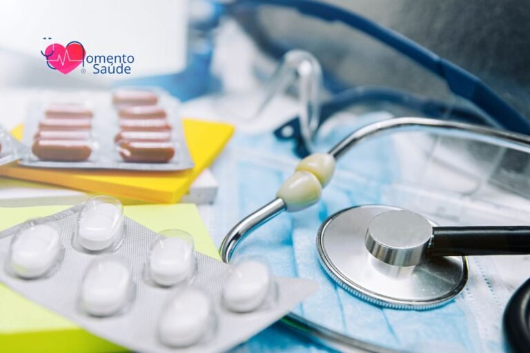 Medicamentos perto de aparelho médico