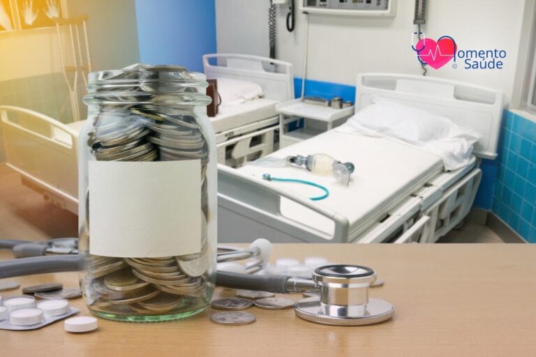 Pote de moedas em mesa quarto de hospital